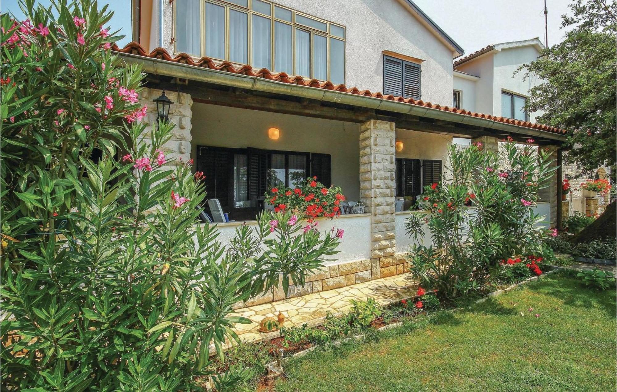 Beautiful Apartment In Porec With Wifi Экстерьер фото